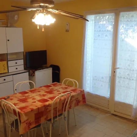 Appartamento Sète, 2 Pièces, 6 Personnes - Fr-1-472-109